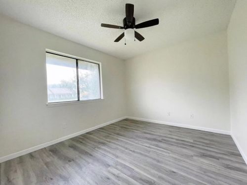 2219 Crockett Dr, Carrollton TX 75006-7753 exterior