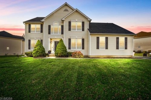 24 Dorset Dr, Hackettstown NJ  07840-5010 exterior