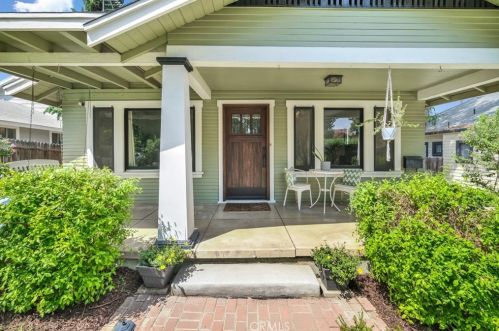 3055 Chestnut St, Riverside, CA 92501-2409