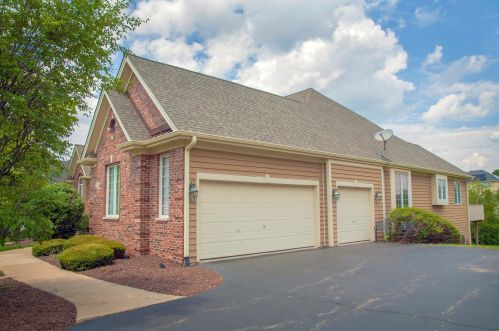 1160 Litchfield Ln, Hanover Park, IL 60103-1677