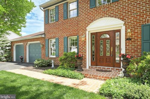 413 White Rose Ln, York, PA 17402-9525