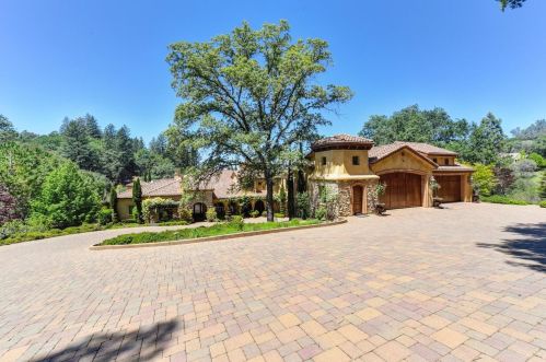 2725 Winding Creek Ln, Meadow Vista, CA 95722-9374