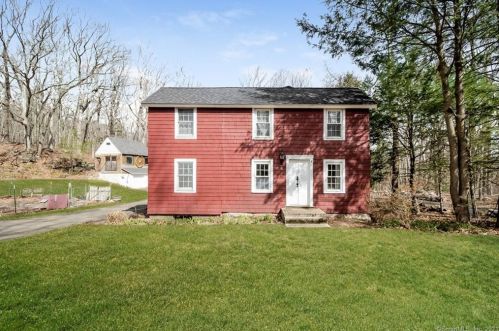 4 Staeth Rd, East Hampton, CT 06424-1344