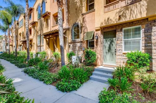2323 Sentinel Ln, San Marcos, CA 92078-2136