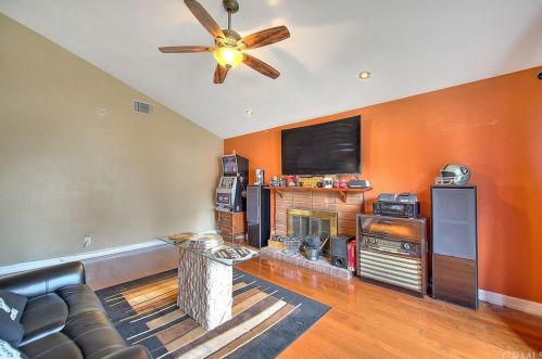 2742 Gleason Ct, Riverside CA  92506-4325 exterior