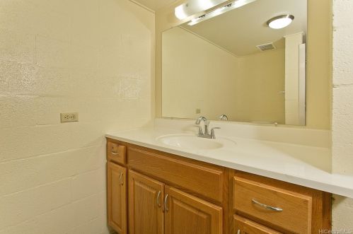 1425 Punahou St, Honolulu HI  96822-4711 exterior