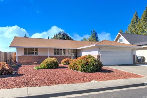 206 Stonyford Dr, Vacaville, CA 95687-4925