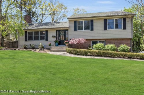 615 Holly Hill Dr, Brielle, NJ 08730-1216