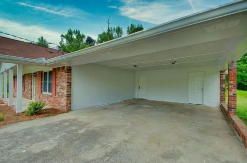 5805 Feldwood Rd, Atlanta GA  30349-2868 exterior
