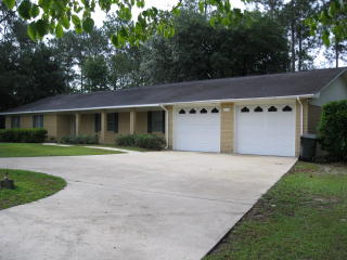 181 Twin Parks Dr, Jesup, GA 31545-7222