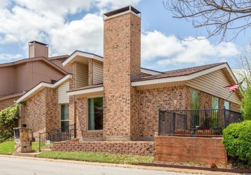 8100 Lea Shore St, Fort Worth TX  76179-3219 exterior