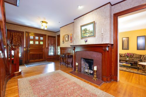501 Grand Hl, Saint Paul MN  55102-2612 exterior