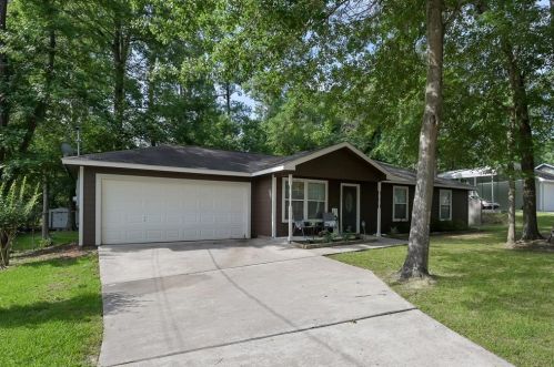 10650 Royal Cavins Dr, Conroe, TX 77303-2720