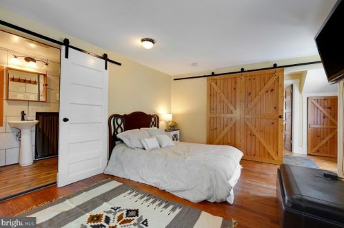 6710 Westmoreland Ave, Silver Spring MD 20912-4406 exterior