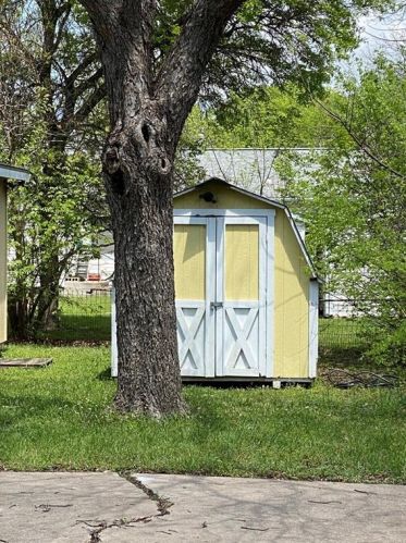 1206 Brentwood St, Austin TX  78757-3039 exterior