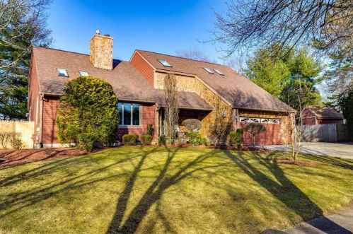 29 Sugar Maple Dr, Coventry, RI 02816-6550