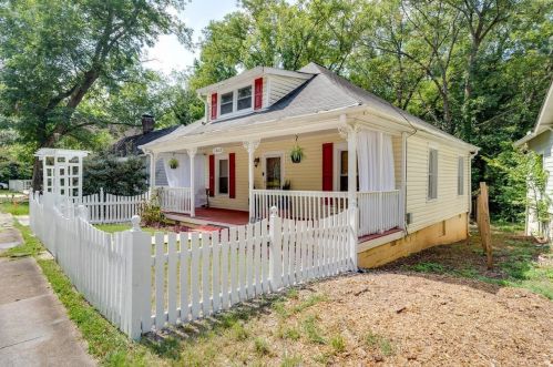 1662 Connally Dr, Atlanta, GA 30344-2558