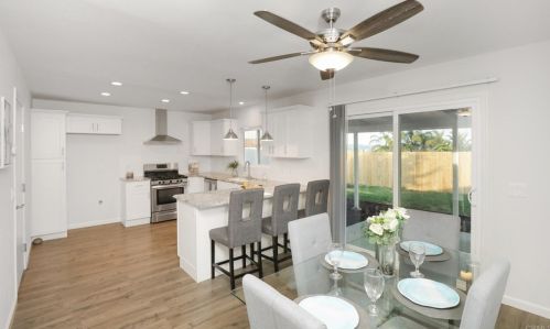 338 Plaza De Benito Juarez, Vista CA  92083-3549 exterior