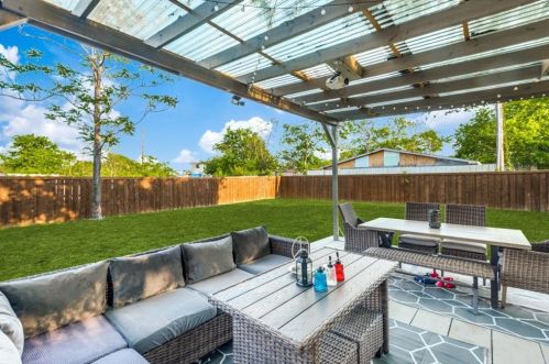 1326 Claude St, Dallas TX  75203-3333 exterior