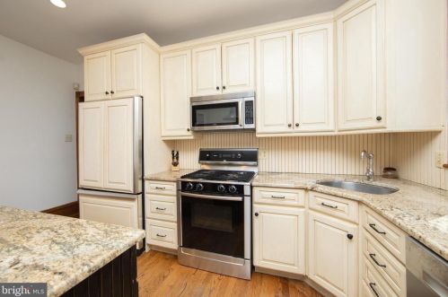 225 Euclid Ave, Haddonfield NJ 08033-2552 exterior