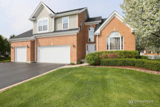 1025 Erica Dr, Lake Barrington, IL 60084