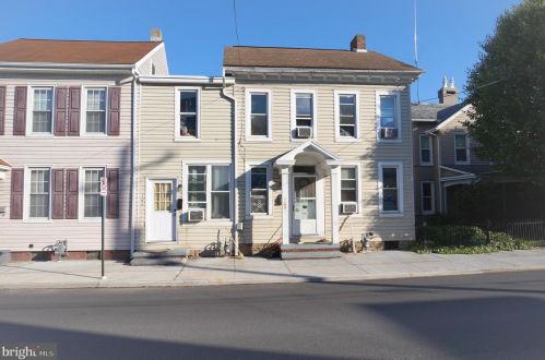 104 Pleasant St, Hanover, PA 17331-3221