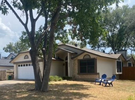 4005 Cortina Dr, Austin TX  78749-4925 exterior