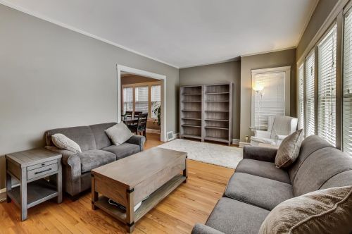 5243 Liano Ave, Chicago, IL 60630-1419