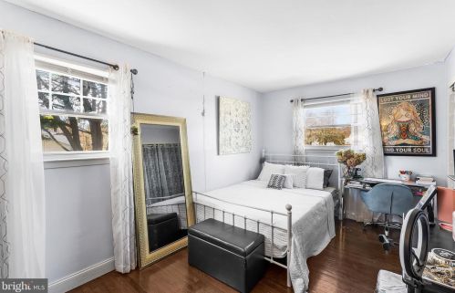 10 Gloucester Ln, Trenton NJ  08618-1006 exterior