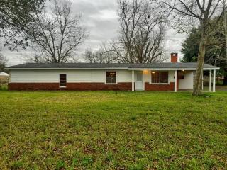 614 Cedar Bayou Lynchburg Rd, Baytown, TX 77521-9055
