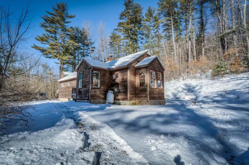 386 Dustin Tavern Rd, Weare, NH 03281-5908