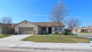 741 Douglas Ave, Fresno, CA 93727-9014