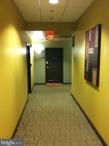 113 Bread St, Philadelphia PA  19106-4610 exterior