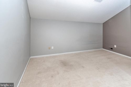 1005 Eagles Chase Dr, Trenton NJ  08648-2539 exterior