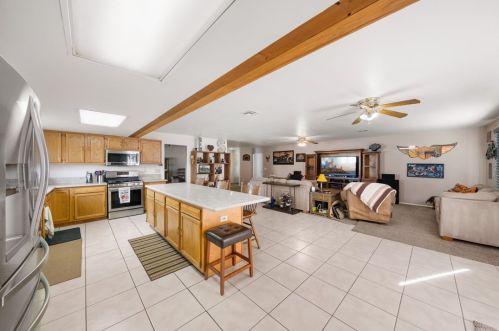 9479 Stirrup St, Riverside CA  92509-4960 exterior