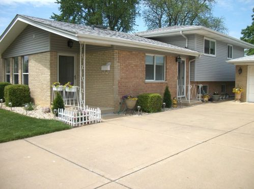 4332 Scott St, Oak Forest, IL 60452-4331