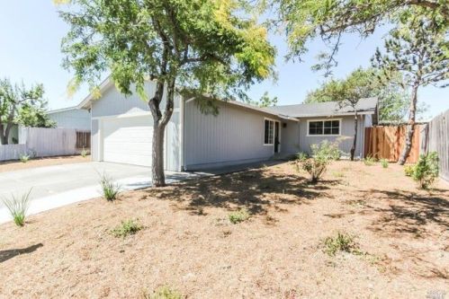9713 Binggelli Dr, Windsor, CA 95492-8943