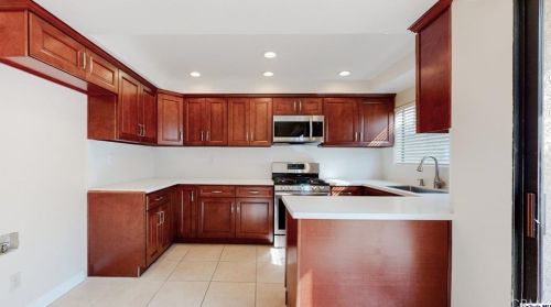 625 California Ave, Glendale CA  91203-1573 exterior
