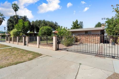 5463 Walter St, Riverside, CA 92504-1644