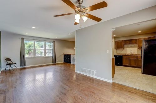 151 Camelot Way, Lemont IL  60440-2084 exterior