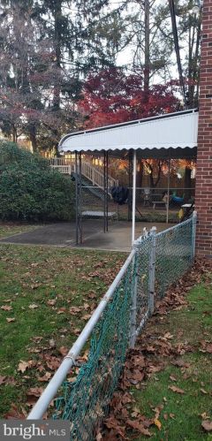 6472 Henry Ave, Philadelphia PA  19128-1507 exterior