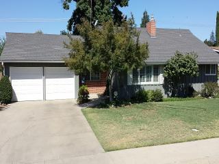 2505 Watson St, Visalia CA  93277-6737 exterior
