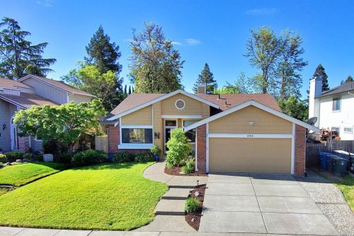 406 Inverness Way, Vacaville, CA 95687-5192