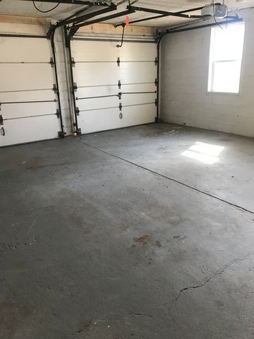 303 Jackson St, Maroa, IL 61756-9589