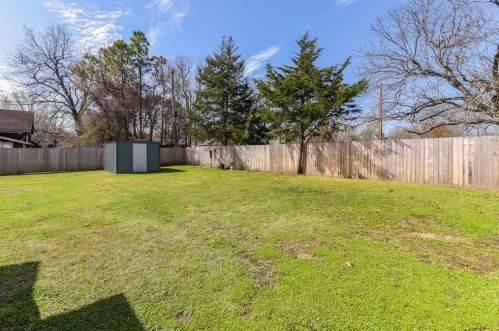 303 Walnut St, Whitewright TX 75491-2243 exterior