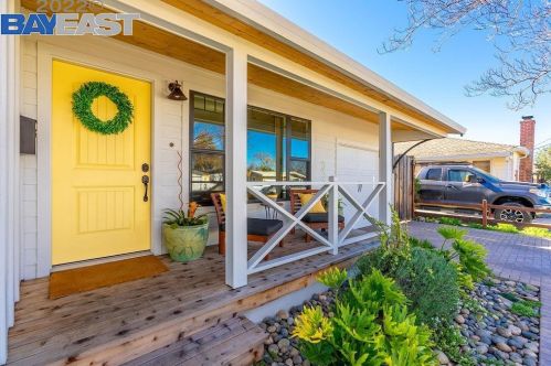 1267 Pine St, Livermore, CA 94551-1960