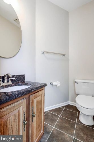 7218 Gentian Ct, Springfield VA  22152-3847 exterior