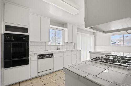 3112 Olinda Ln, Anaheim CA  92804-1721 exterior