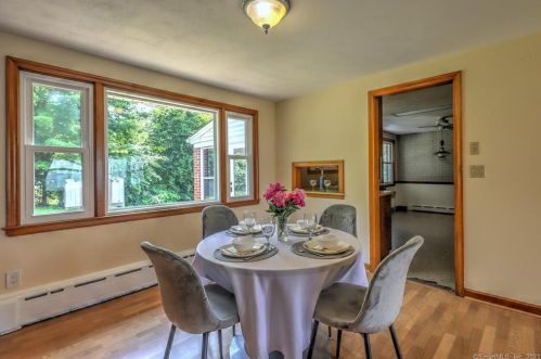 91 Wrinn St, Wallingford CT  06492-3141 exterior