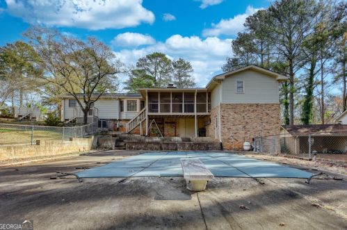 2647 Club Forest Ct, Conyers, GA 30013-1904